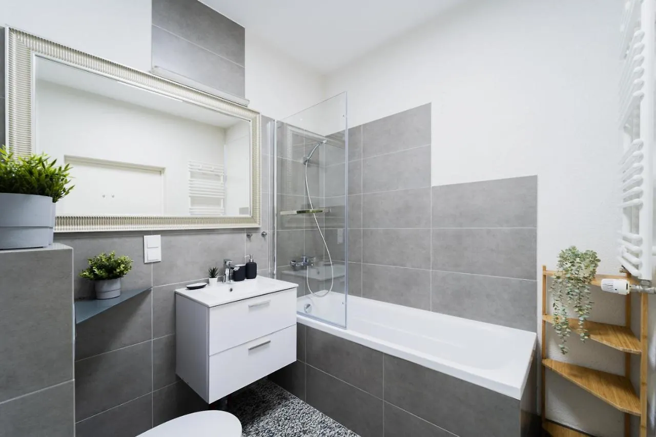 New Apartment Old Town - 3 Rooms - 7 People - Parking Place - Kosciuszki Street Wroclaw Polonya